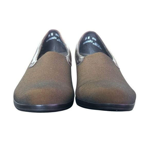 Munro American Brown Stretch Fabric Slip On Heels Size 8 1/2 M - Picture 6 of 9